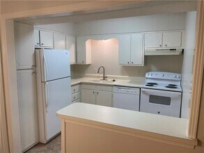 2700 Whitney Pl in Metairie, LA - Building Photo - Building Photo