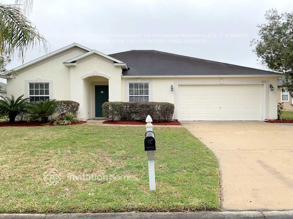 1823 Hollow Glen Dr in Middleburg, FL - Building Photo