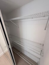 2175 NE 170th St in North Miami Beach, FL - Foto de edificio - Building Photo