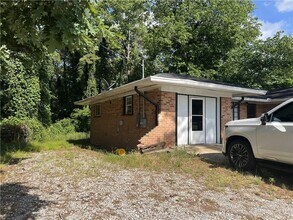 763 N Hairston Rd in Stone Mountain, GA - Building Photo - Building Photo