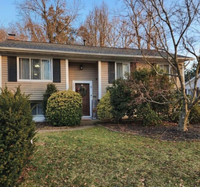 property at 525 Kenora Dr