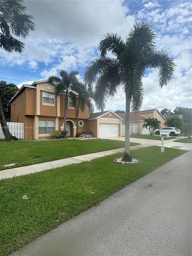 2661 Huron Way in Miramar, FL - Building Photo - Building Photo