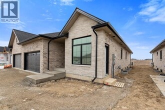 160 McLellan Ave in Amherstburg, ON - Building Photo - Building Photo
