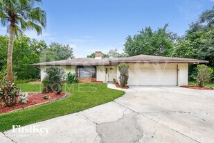 5305 Lisa Ave in Lakeland, FL - Building Photo