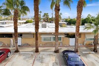 556 S Highland Dr in Palm Springs, CA - Building Photo - Building Photo