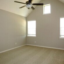 219 Biltmore Loop in Montgomery, TX - Building Photo - Building Photo