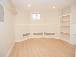 6 Beals St, Unit B3 in Brookline, MA - Building Photo - Building Photo