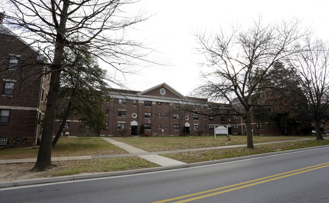 Dunmanway Apartments in Dundalk, MD - Foto de edificio - Building Photo