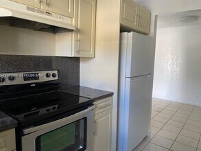 3929 NW 207 St Rd in Miami Gardens, FL - Building Photo - Building Photo