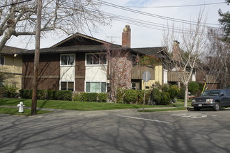 1401 Cottage St in Alameda, CA - Building Photo - Building Photo