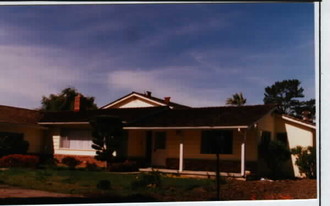 246 Pickering Ave in Fremont, CA - Building Photo