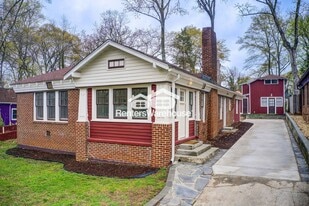 875 White St SW in Atlanta, GA - Building Photo