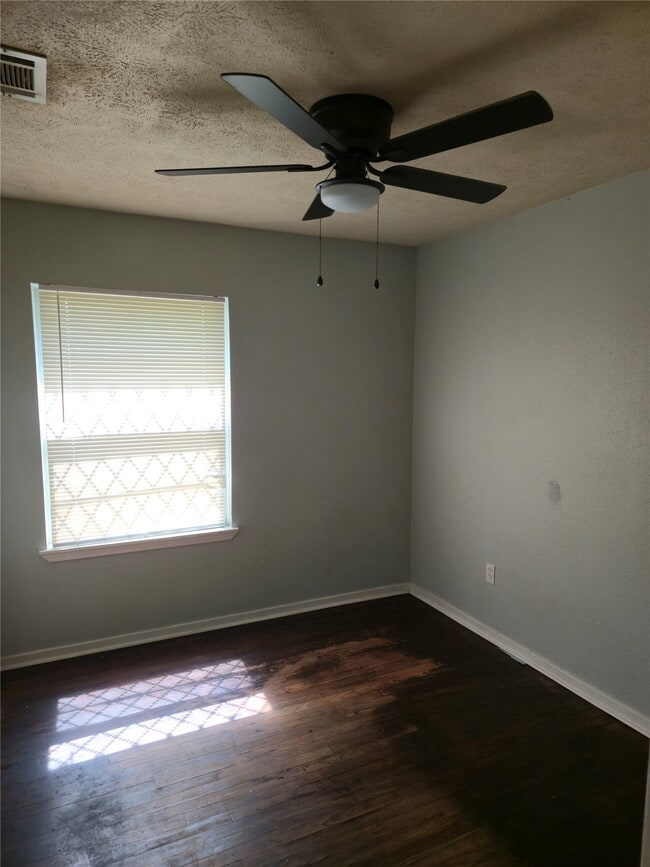 5203 Pensdale St in Houston, TX - Building Photo - Building Photo