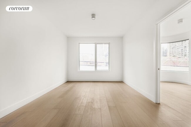 208 Delancey St in New York, NY - Building Photo - Building Photo