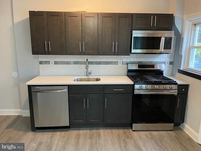 property at 532 E Mayland St