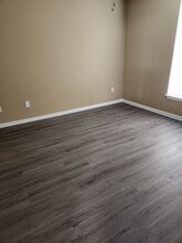 407 SE Chelsey Ln in Oak Grove, MO - Building Photo - Building Photo