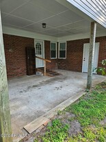 112 Yaupon Dr in Cape Carteret, NC - Foto de edificio - Building Photo