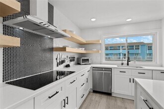 604 Calico Jack Cove in Galveston, TX - Building Photo - Building Photo