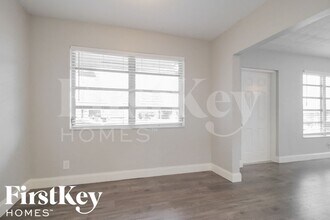 4521 NW 12th Ave in Fort Lauderdale, FL - Foto de edificio - Building Photo