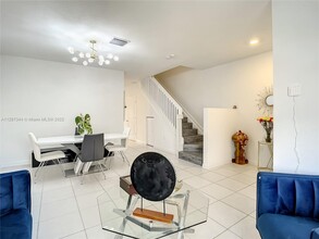 18272 SW 148th Rd-Unit -18272 in Quail Heights, FL - Foto de edificio - Building Photo