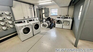 282 Grove St, Unit 9 in Newton, MA - Building Photo - Building Photo