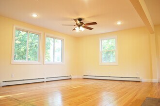 272 Manhattan Dr in Burlington, VT - Building Photo - Building Photo