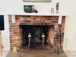 106 Spoonwood Rd in Wilton, CT - Building Photo - Building Photo