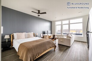 1000 E Yesler Wy in Seattle, WA - Building Photo