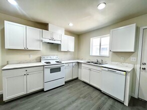 713 N 6th Ave in Yakima, WA - Building Photo - Building Photo