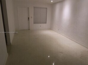 4900 SW 28th Terrace in Fort Lauderdale, FL - Building Photo - Building Photo