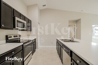 1182 Jaslo St SE in Palm Bay, FL - Building Photo - Building Photo