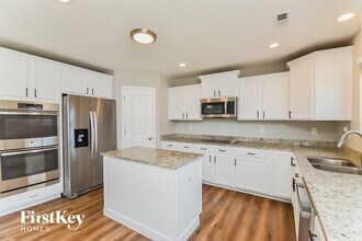 3655 Chia Dr in Colorado Springs, CO - Foto de edificio - Building Photo