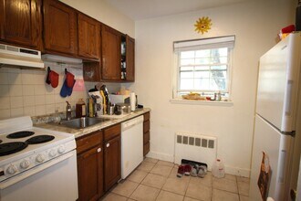 5 Charlesbank Rd, Unit 2 in Newton, MA - Building Photo - Building Photo