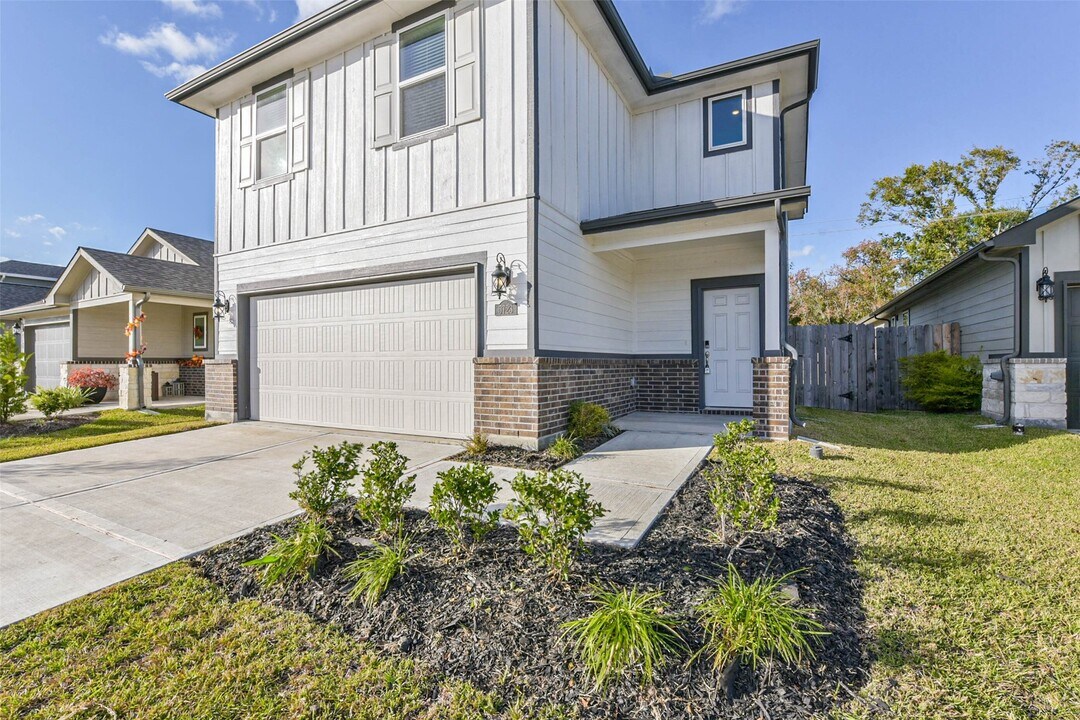 5723 Madden Ln in Houston, TX - Foto de edificio