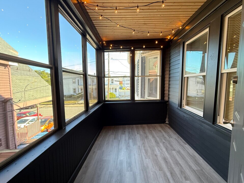 11 Mt Vernon St in Lowell, MA - Foto de edificio