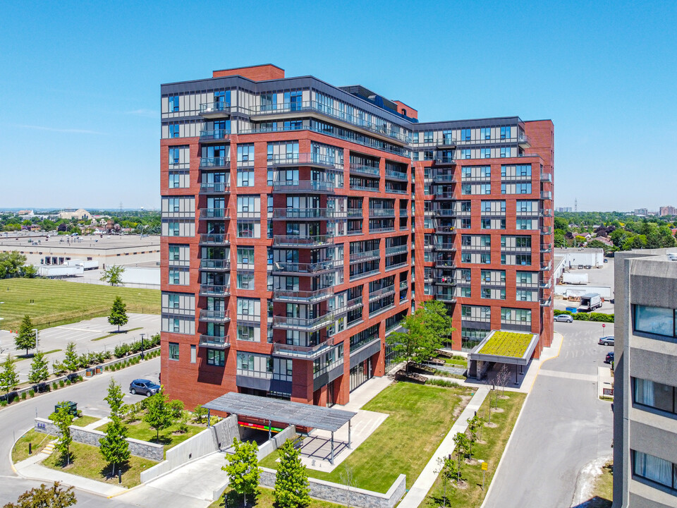 Vintage Gardens in Toronto, ON - Building Photo