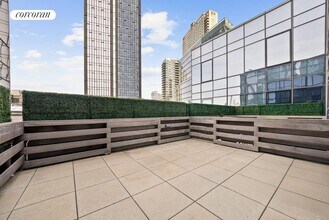 3 Ct Square W in Queens, NY - Building Photo - Building Photo