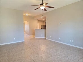 908 Oak Valley in Denton, TX - Building Photo - Building Photo