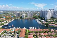 3693 NE 208th Terrace in Aventura, FL - Foto de edificio - Building Photo