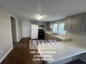 903 E Bee Tree Ave in Nashville, GA - Building Photo - Building Photo