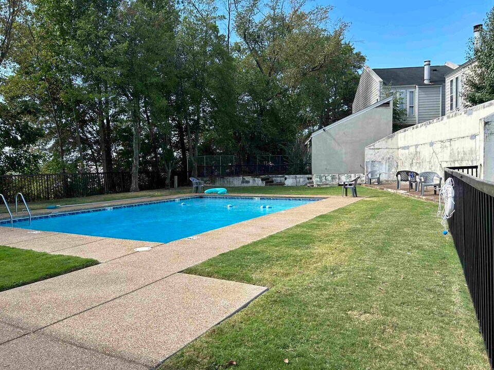 2409 Talmadge Pl in Memphis, TN - Building Photo