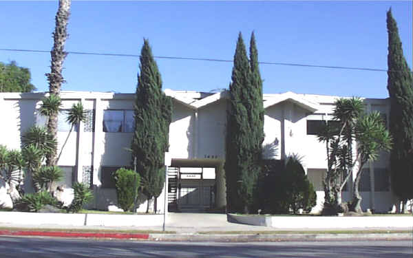 7454 Haskell Ave in Van Nuys, CA - Building Photo - Building Photo