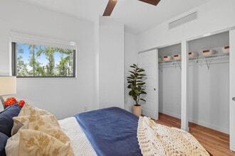 Atlantic Square in Miami, FL - Building Photo - Building Photo