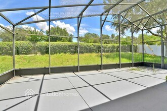 1592 Silhouette Dr in Clermont, FL - Foto de edificio - Building Photo