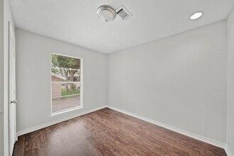 7219 Meadowlark Ln in Texas City, TX - Building Photo - Building Photo