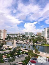 300 Bayview Dr, Unit # 915 in Sunny Isles Beach, FL - Building Photo - Building Photo