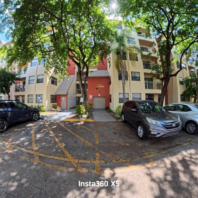 property at 8120 Geneva Ct