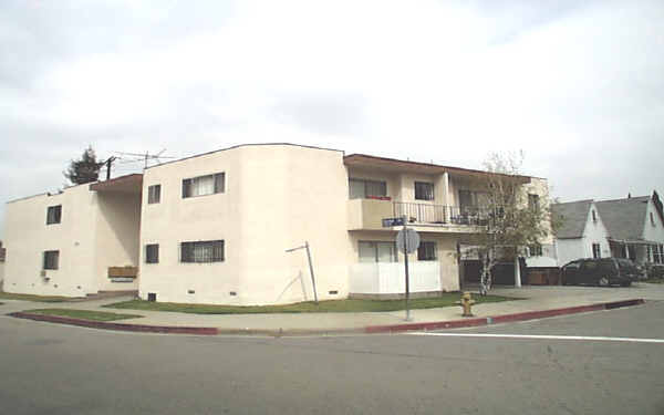 Oakhurst Apartments in Los Angeles, CA - Building Photo - Building Photo