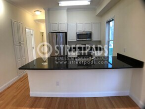 15 Langdon St, Unit 1 in Cambridge, MA - Foto de edificio - Building Photo