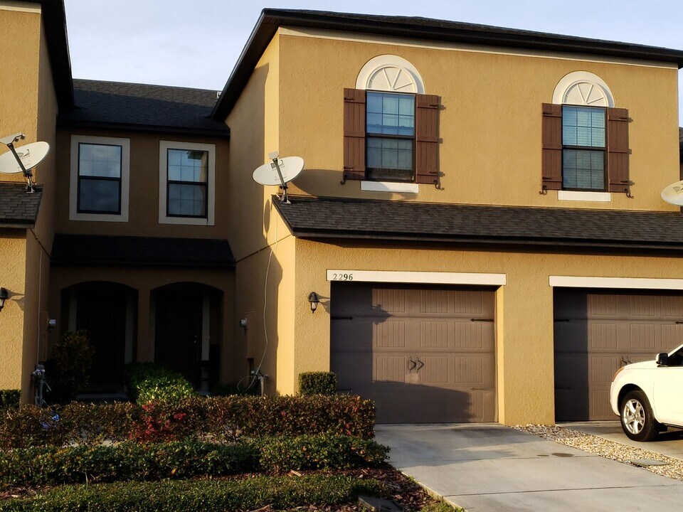 2296 Aloha Bay Ct in Ocoee, FL - Building Photo